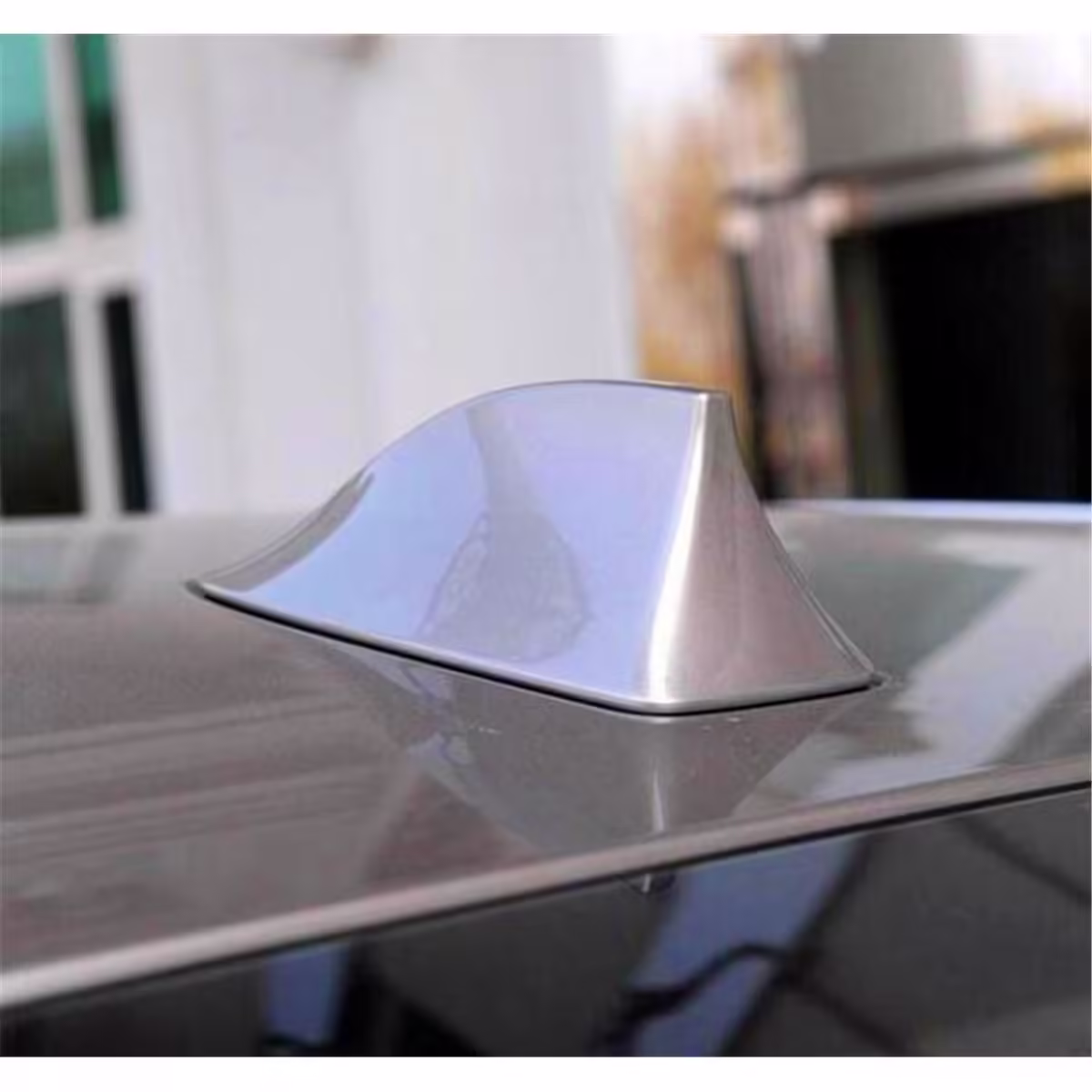 Ornament pentru plafon auto tip SHARK TAIL culoare Argintiu