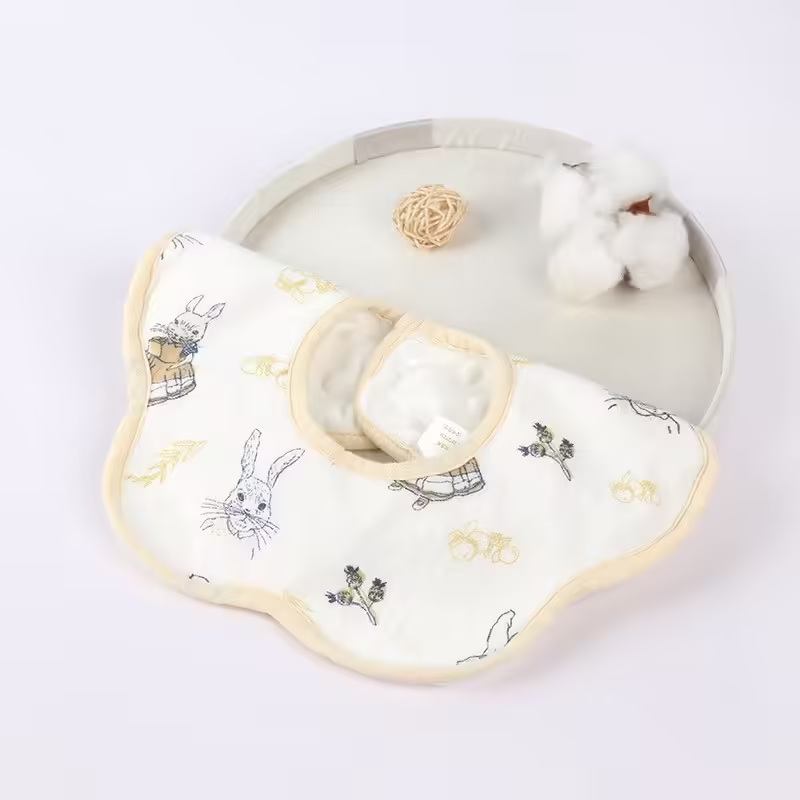 Baveta Tip Floare, din Bumbac, pentru Copii 0-12 Luni, Rezistenta la apa, cu Capse, Model cu Iepurasi, 26 x 29 cm, Alb