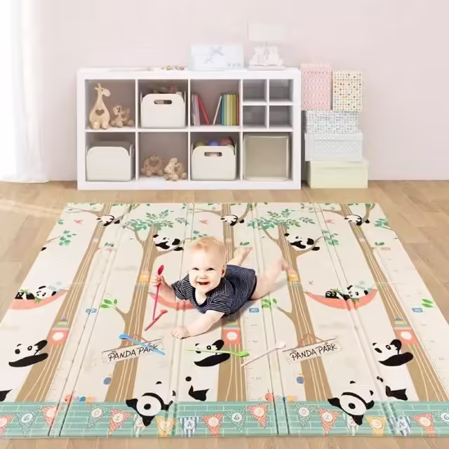 Covoras pentru Copii, cu 2 Fete, Model Panda/Party, din XPE+PE, Impermeabil, Antiderapant, Protectie Termica, +3 Luni, Pliabil, 180 x 200 x 1 cm, Multicolor