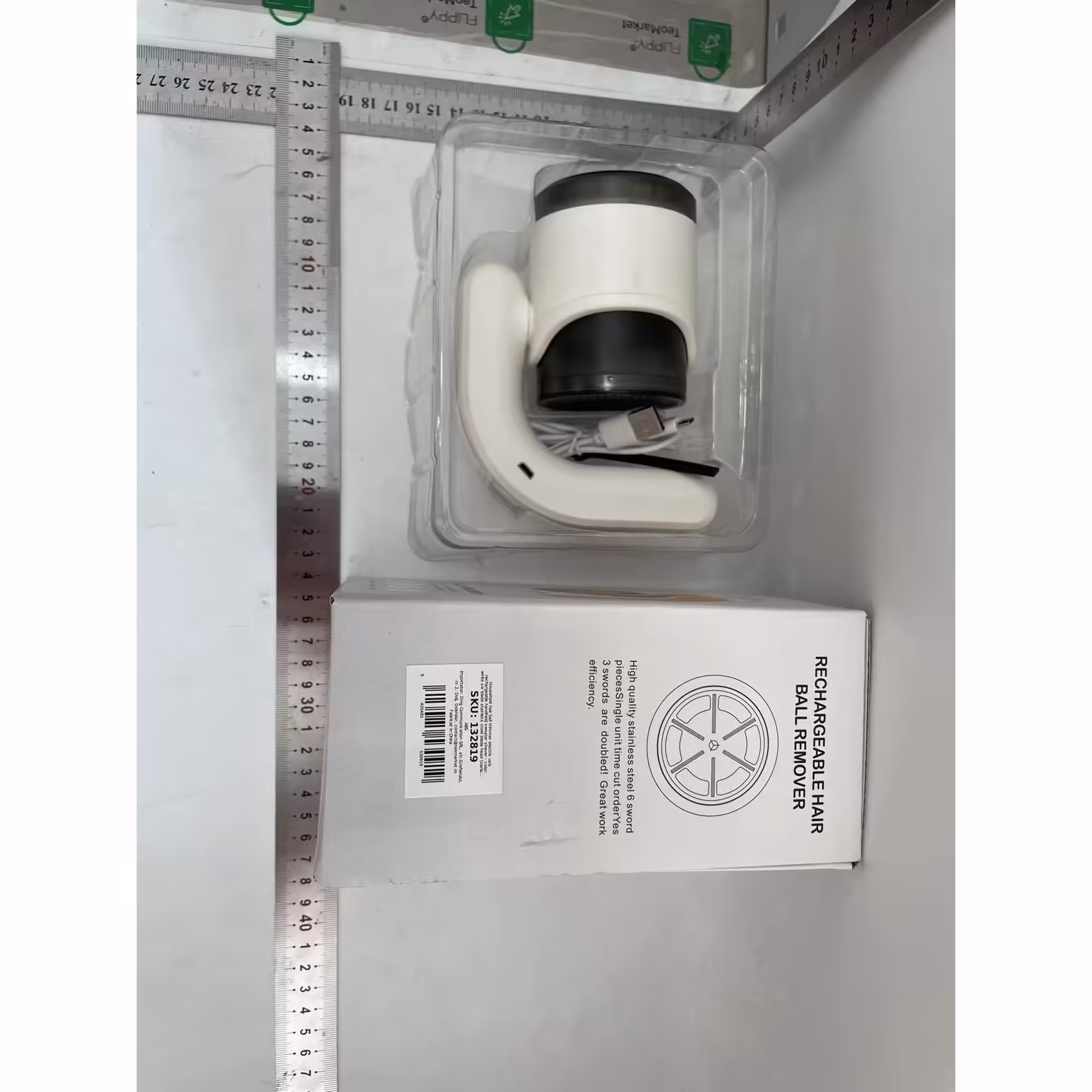 Aparat Pentru Curatat Scame, Par Si Praf, cu LED, Pentru Diferite Tipuri De Material, Cu Lame Din Otel Inoxidabil, Compartiment de Depozitare, Maner Reglabil, 11×10.5×8.7 cm, Alb