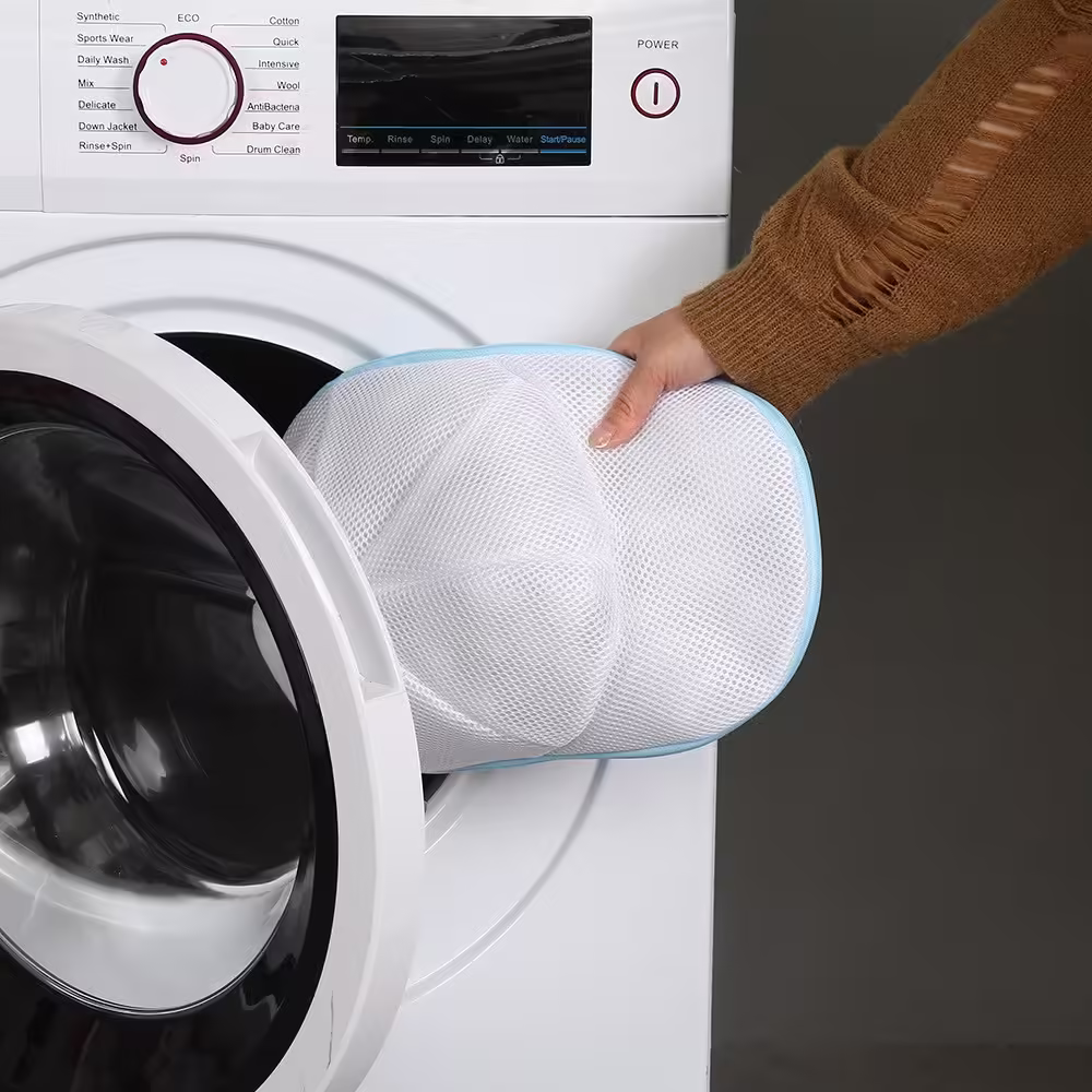Husa de Spalare Sapca, pentru Masina de Spalat, din Poliester, Circumferinta 53 cm, cu Fermoar, Alb/Albastru