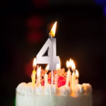 Lumanare Cifra 4, Flippy, Model Diamond, 5 x 3.4 cm, Argintiu