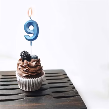 Lumanare Cifra 9, Flippy, Model Diamond, 5 x 3.4 cm, Albastru